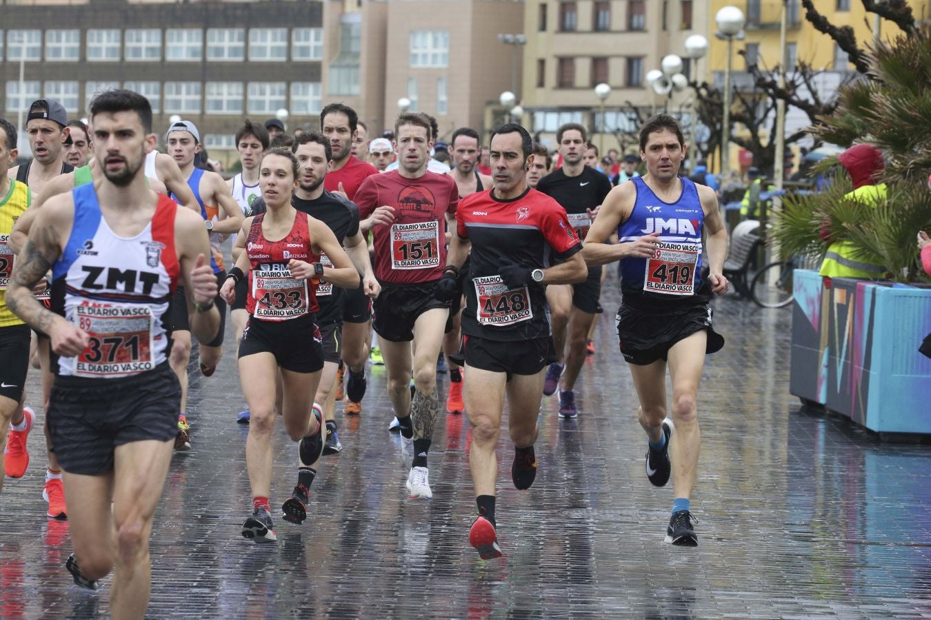 Lluvia, frío y triunfos muy reñidos en los 10 kilómetros de la Gimnástica de Ulía 