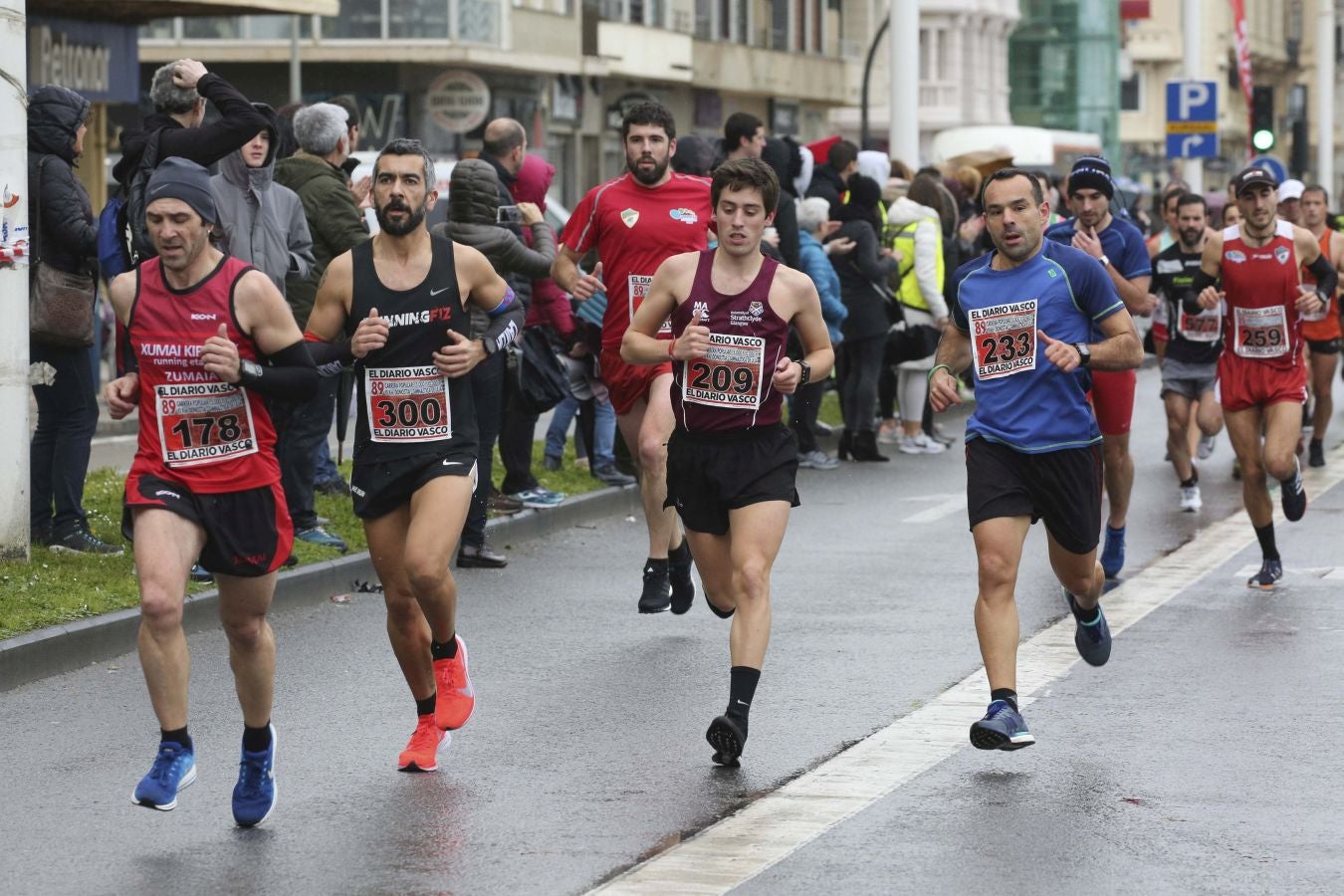 Lluvia, frío y triunfos muy reñidos en los 10 kilómetros de la Gimnástica de Ulía 