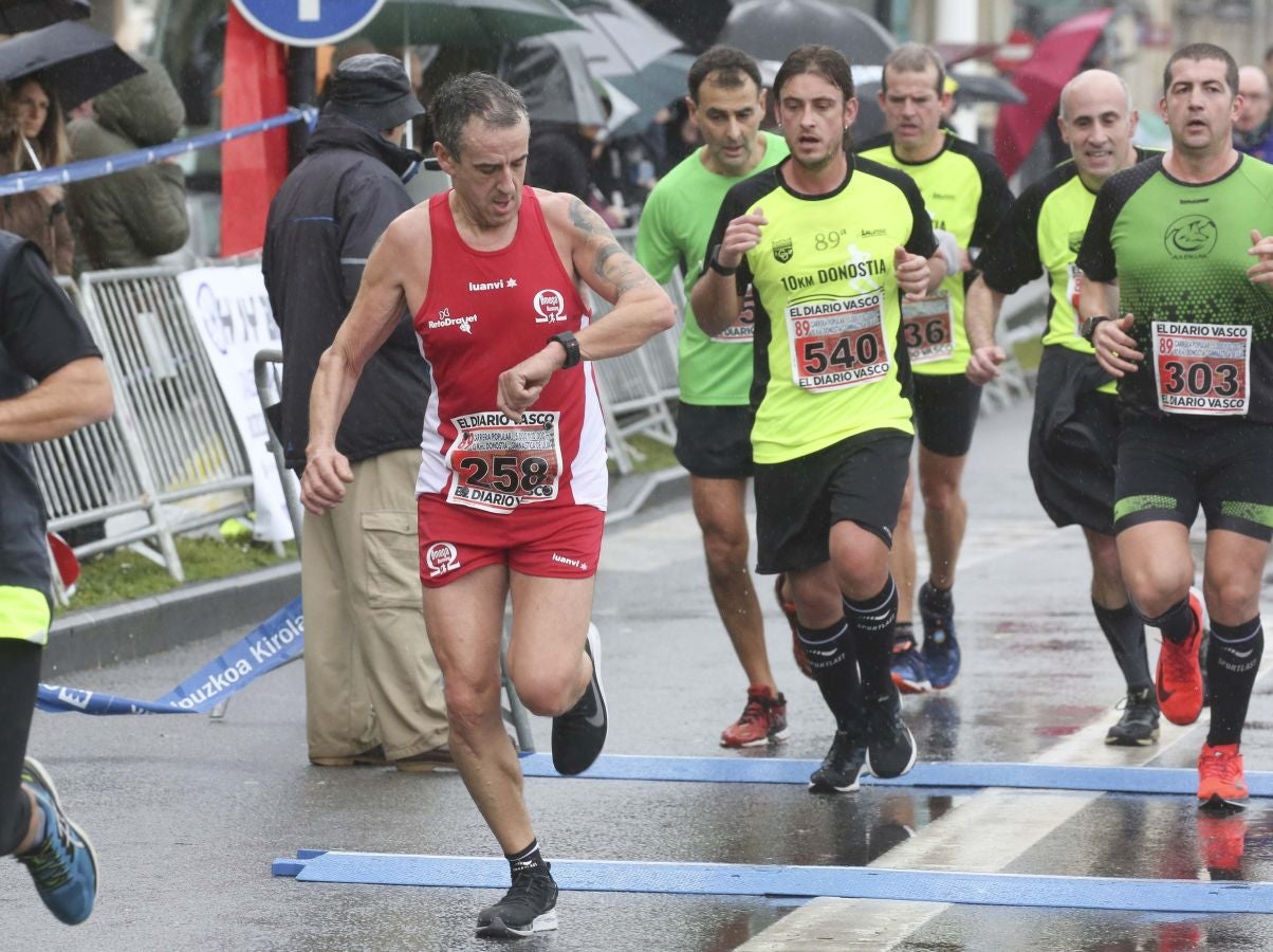Lluvia, frío y triunfos muy reñidos en los 10 kilómetros de la Gimnástica de Ulía 
