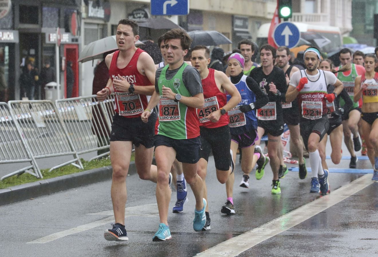 Lluvia, frío y triunfos muy reñidos en los 10 kilómetros de la Gimnástica de Ulía 