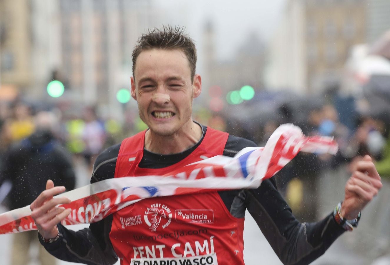 Lluvia, frío y triunfos muy reñidos en los 10 kilómetros de la Gimnástica de Ulía 