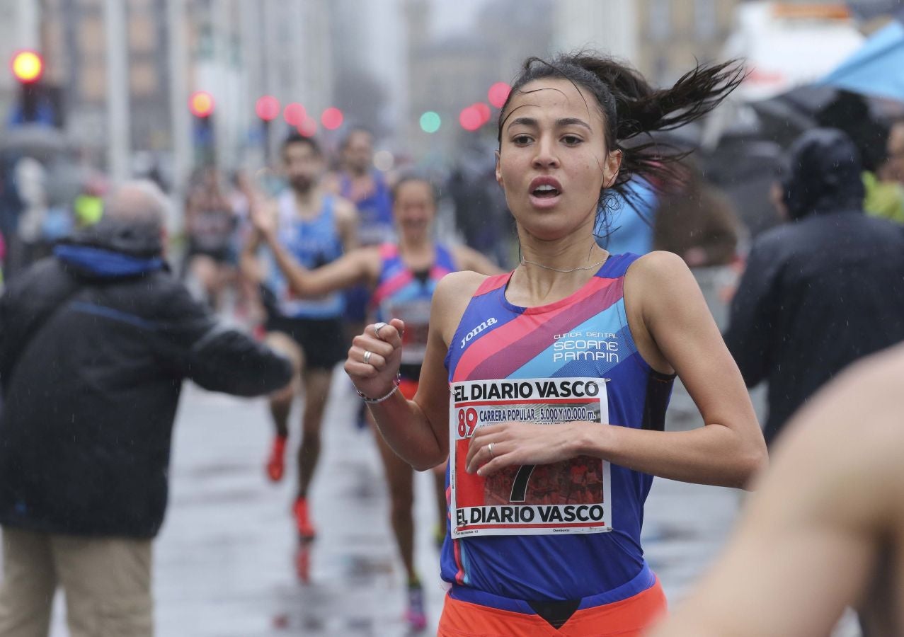 Lluvia, frío y triunfos muy reñidos en los 10 kilómetros de la Gimnástica de Ulía 