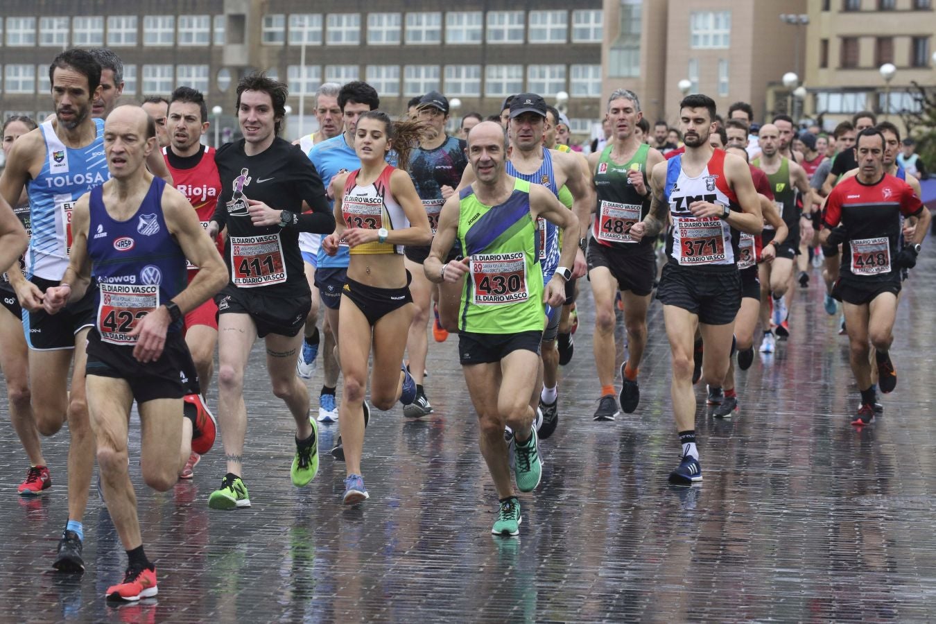 Lluvia, frío y triunfos muy reñidos en los 10 kilómetros de la Gimnástica de Ulía 