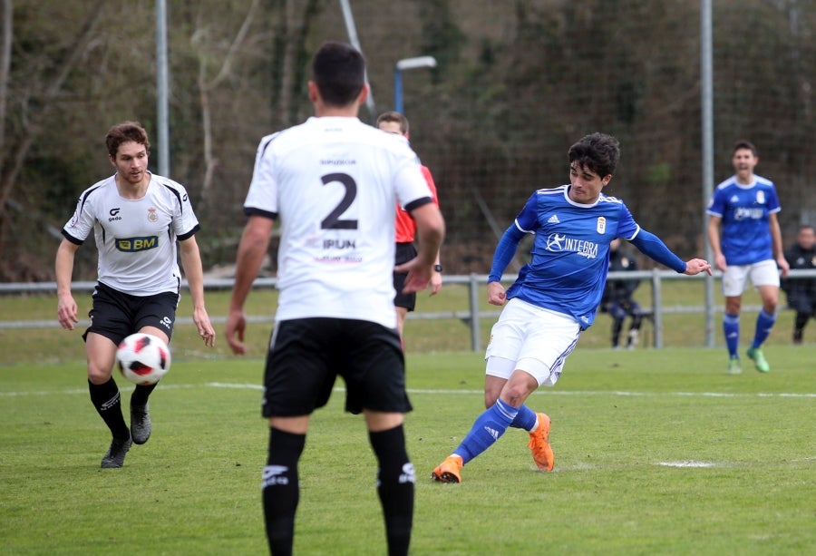 El Real Unión empata ante el Oviedo con un gol de Mikel Obregozo. 