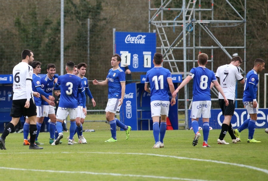 El Real Unión empata ante el Oviedo con un gol de Mikel Obregozo. 