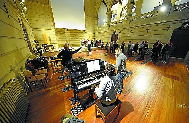 Los ensayos tuvieron lugar en la iglesia de Zorroaga y se prolongaron durante toda la jornada. 