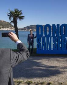 Imagen secundaria 2 - Un letrero para la postal de la bahía de San Sebastián