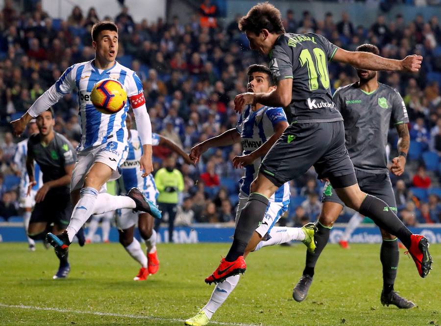 Las fotos más espectáculares del encuentro disputado en Anoeta entre Real Sociedad (esta vez con la segunda equipación) y el Leganés.