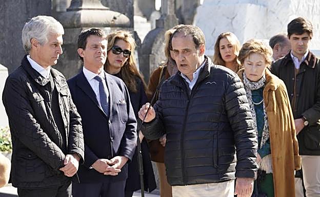 Homenaje a Fernando Múgica en el cementerio de Polloe. 