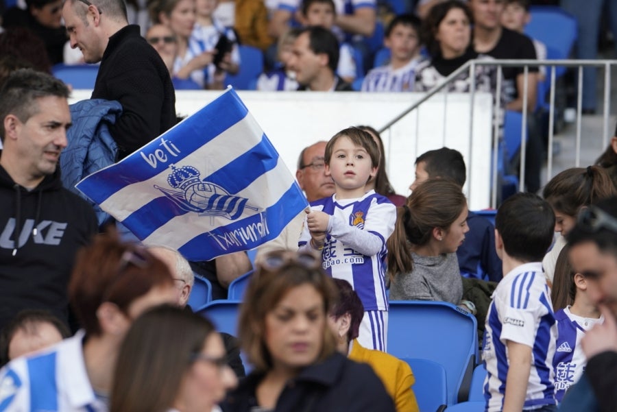 Los aficionados de la Real Sociedad se vuelcan con los jugadores, tal y como demostraron los más de 21.000 espectadores que acudieron a Anoeta para ver jugar a las de Arconada. 