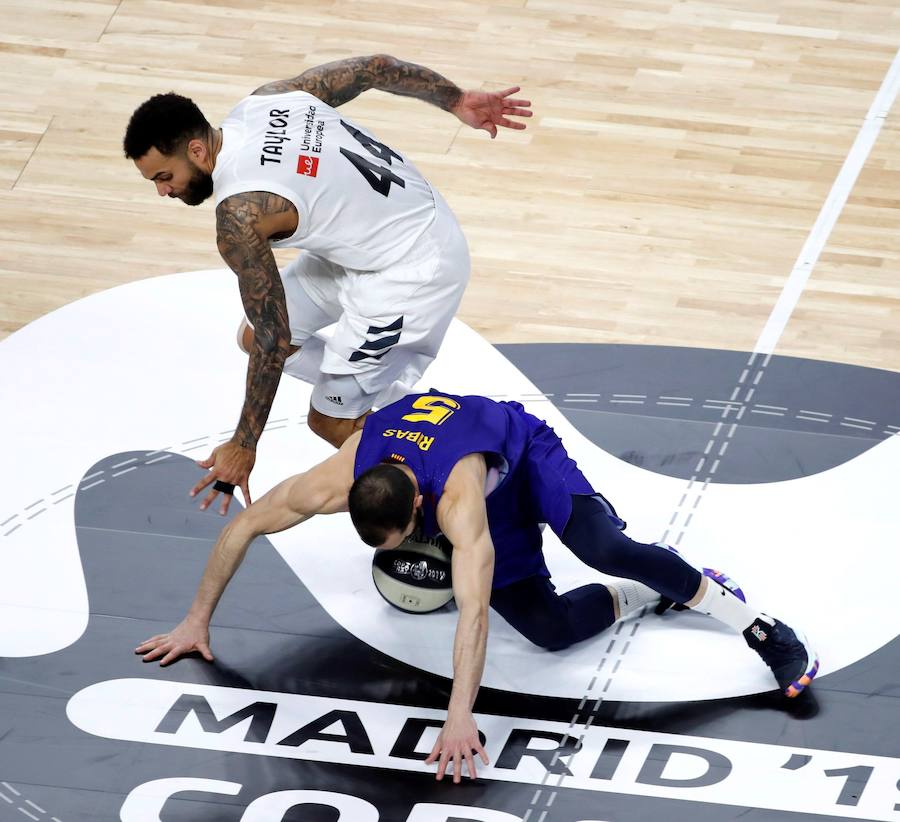 Disfruta de las mejores imágenes de la final de la Copa del Rey de baloncesto entre el BArcelona y el Real MaAdrid. 