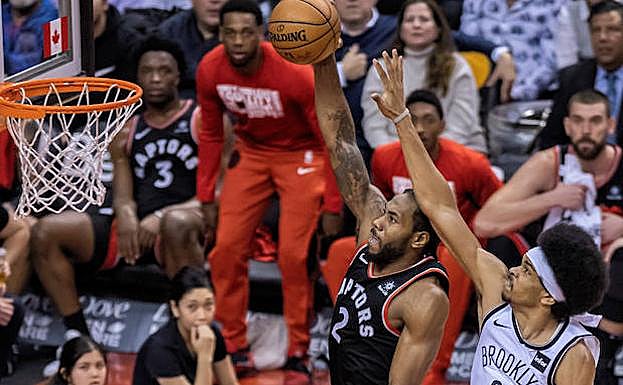 Kawhi Leonard es la estrella de los Raptors. 