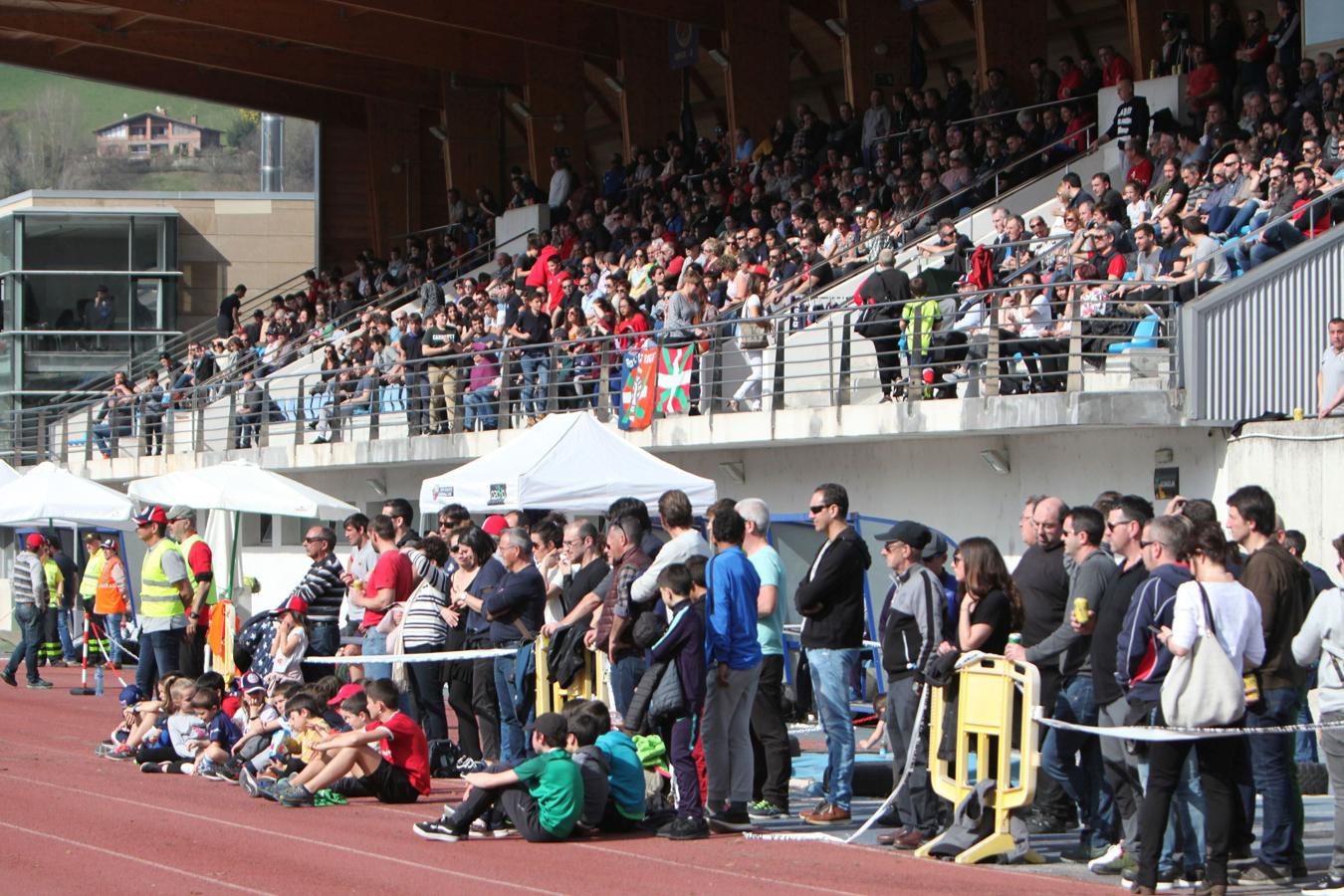Ampo Ordizia logra una importante victoria en Altamira, 40-13, ante el Barça Rugbi y da un paso de gigante para asegurarse el play off por el título. Los ordiziarras se mostraron superiores y al final de la primera parte habían decidido ya el marcador con un contundente 26-6.