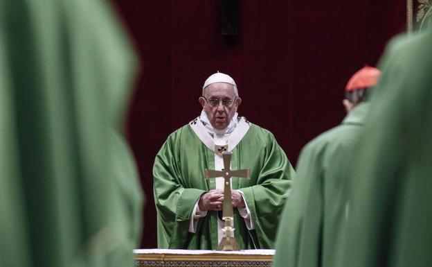 El papa Francisco, durante el acto de la cumbre contra la pederastia en la Iglesia, en la Sala Regia del Vaticano. 