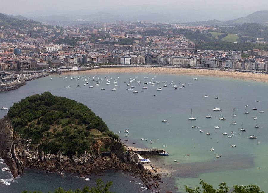 Los viajeros de TripAdvisor coronan por cuarto año consecutivo a la playa de La Concha como la mejor de Europa y la aúpan a la cuarta posición del ránking mundial