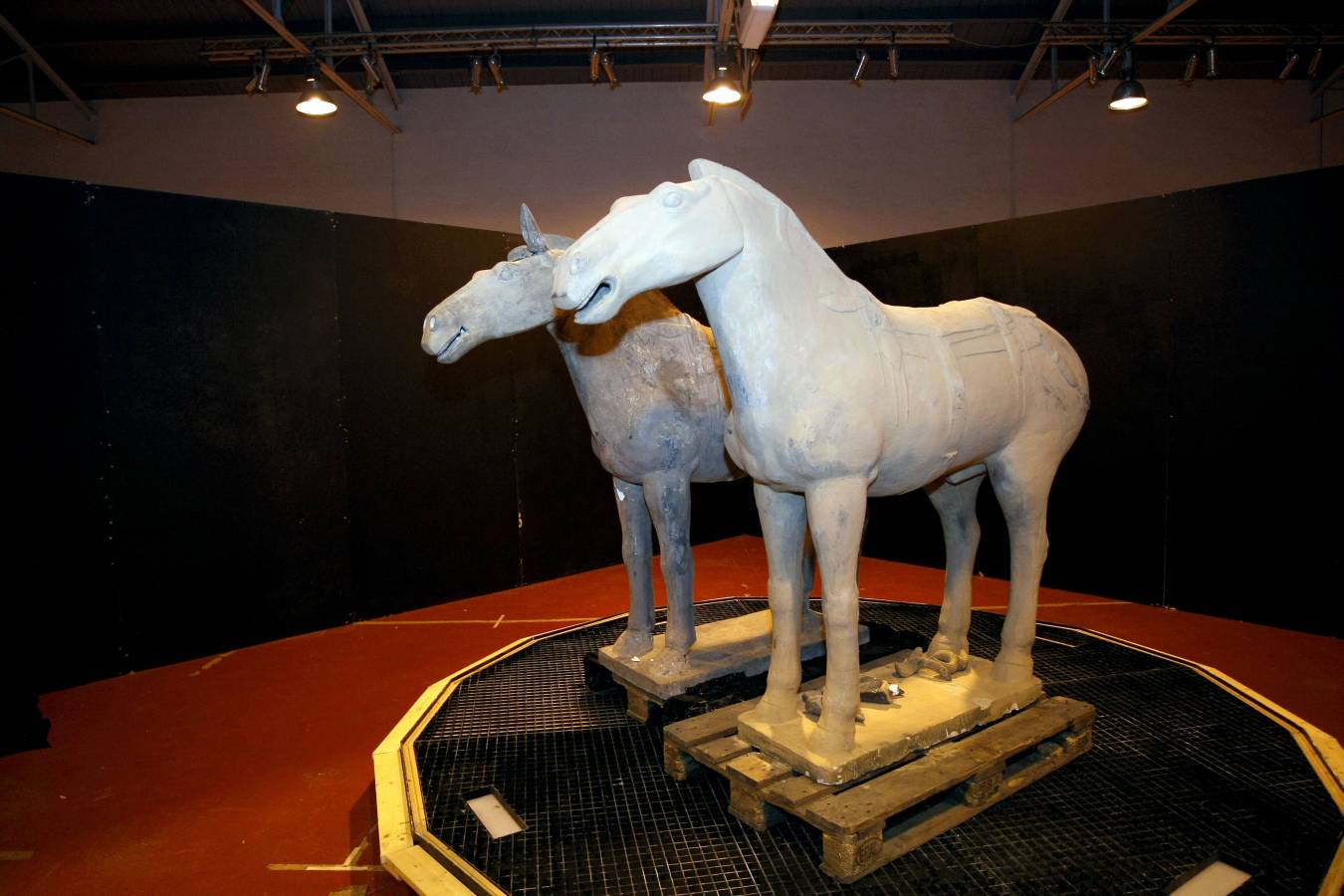 La exposición 'Soldados de Terracota' ya pasó por Torrelavega (Cantabria) y ahora le llega el turno a Pasaia. 