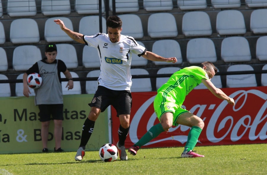 El Real Unión ha vuelto a cosechar ante el Mirandés su resultado preferido, el de empate. Con la urgencia de tener que sumar para dejar atrás los puestos de descenso, los de Domínguez han estado cerca de sorprender al segundo clasificado antes de cumplirse el minuto dos. 