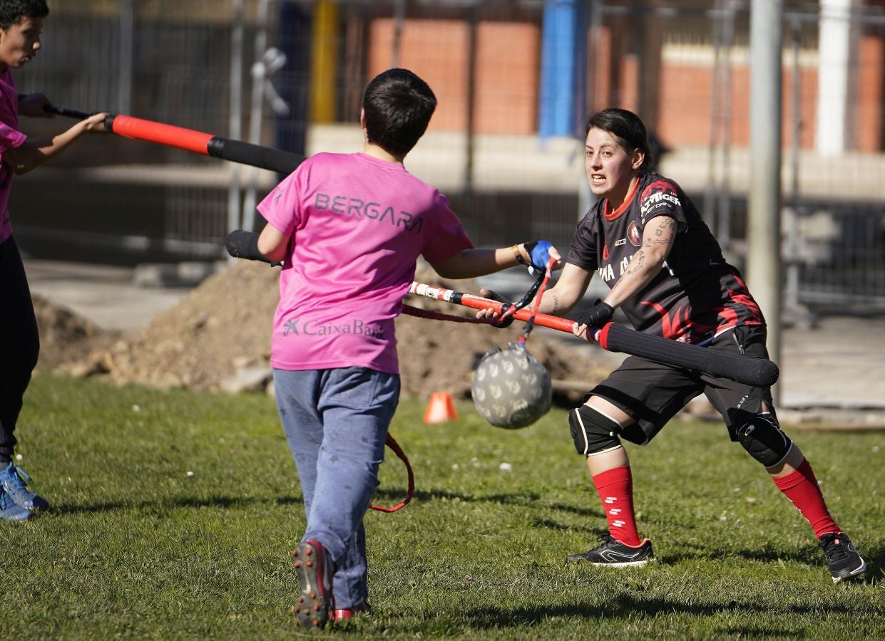 El club Arima Galduak de Eibar practica este novedoso deporte que está dando sus primeros pasos en el País Vasco