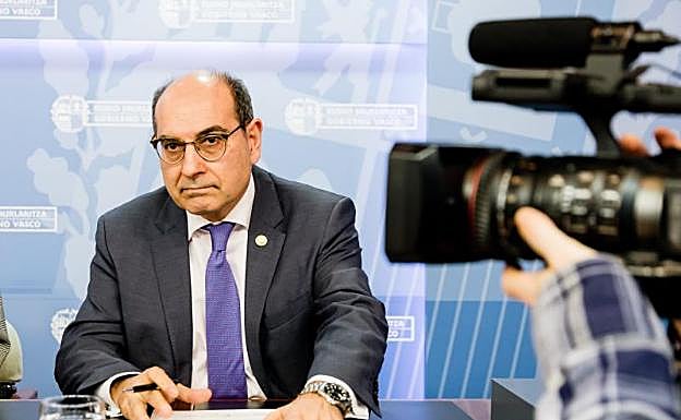 El consejero de Salud, Jon Darpón, la pasada semana tras el Consejo de Gobierno. 