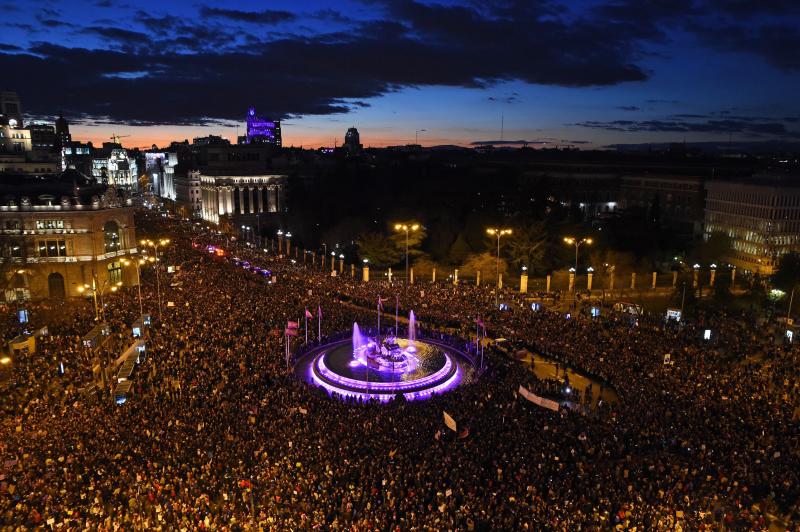 Una marea morada recorre todo el país para reivindicar la igualdad de género