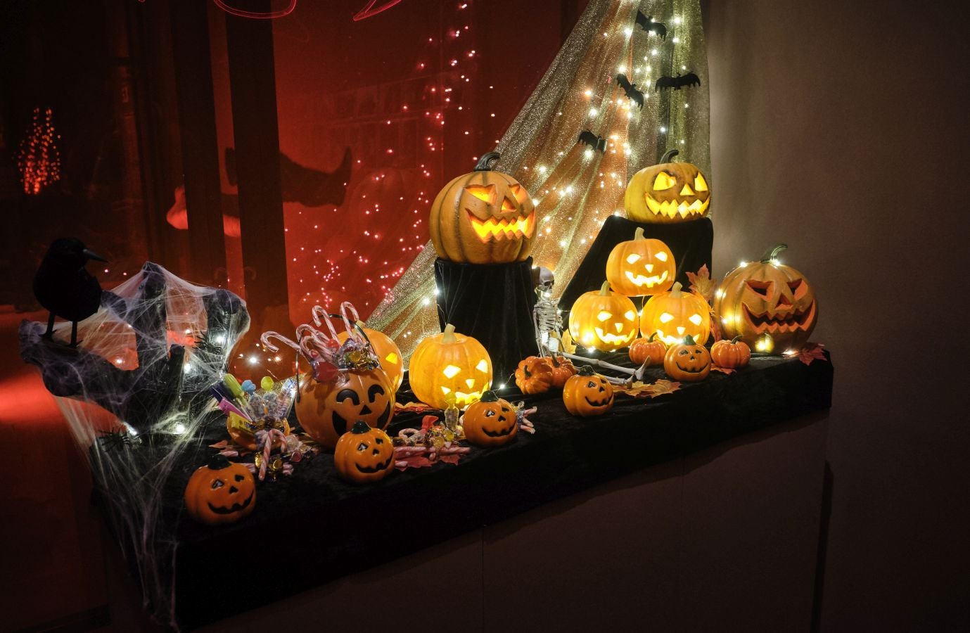 Una exposción que desde este martes se puede ver en el museo donostiarra de San Telmo, un completo recorrido por el capítulo final de la vida y todo lo que gira a su alrededor. La muestra, que permanecerá abierta hasta finales del mes de mayo, repasa las diferentes caras de la muerte.