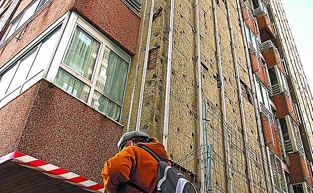 La fachada de Errenteria sigue igual que hace seis años. 