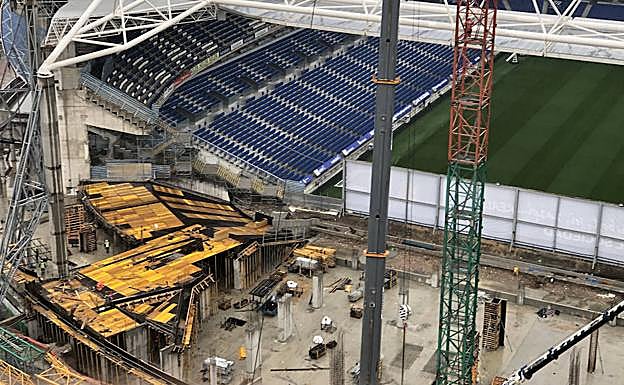 Imagen principal - 1-Detalle de la construcción de la losa de cimentación | 2.- Vista general de la grada norte | 3.- Detalle de la instalación de la grúa