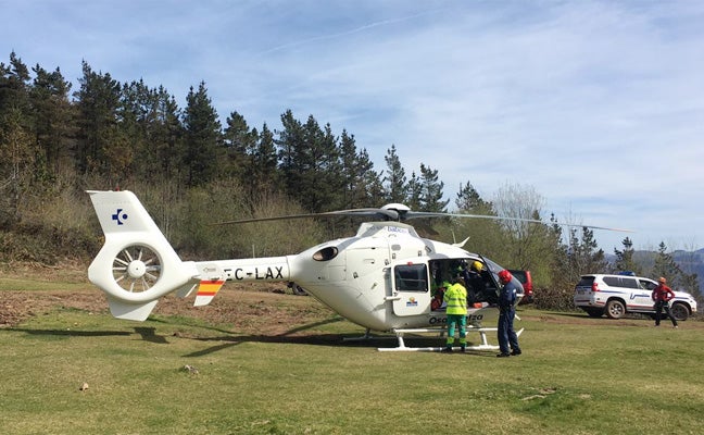 El helicóptero que ha trasladado al herido. 