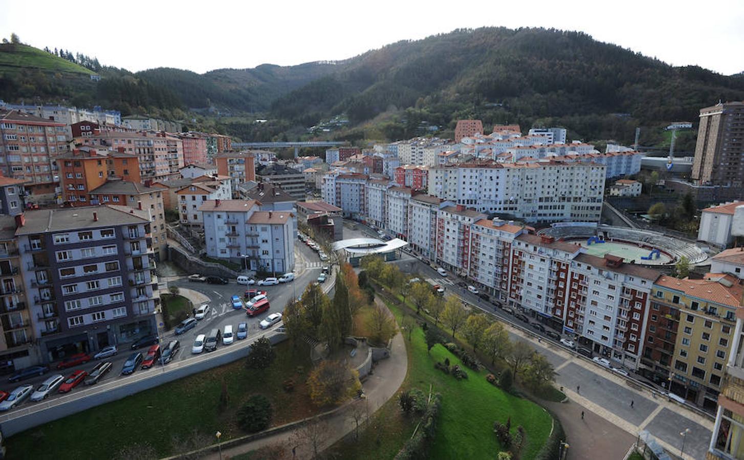El edificio eibarrés mide 77 metros y es el más alto del territorio guipuzcoano