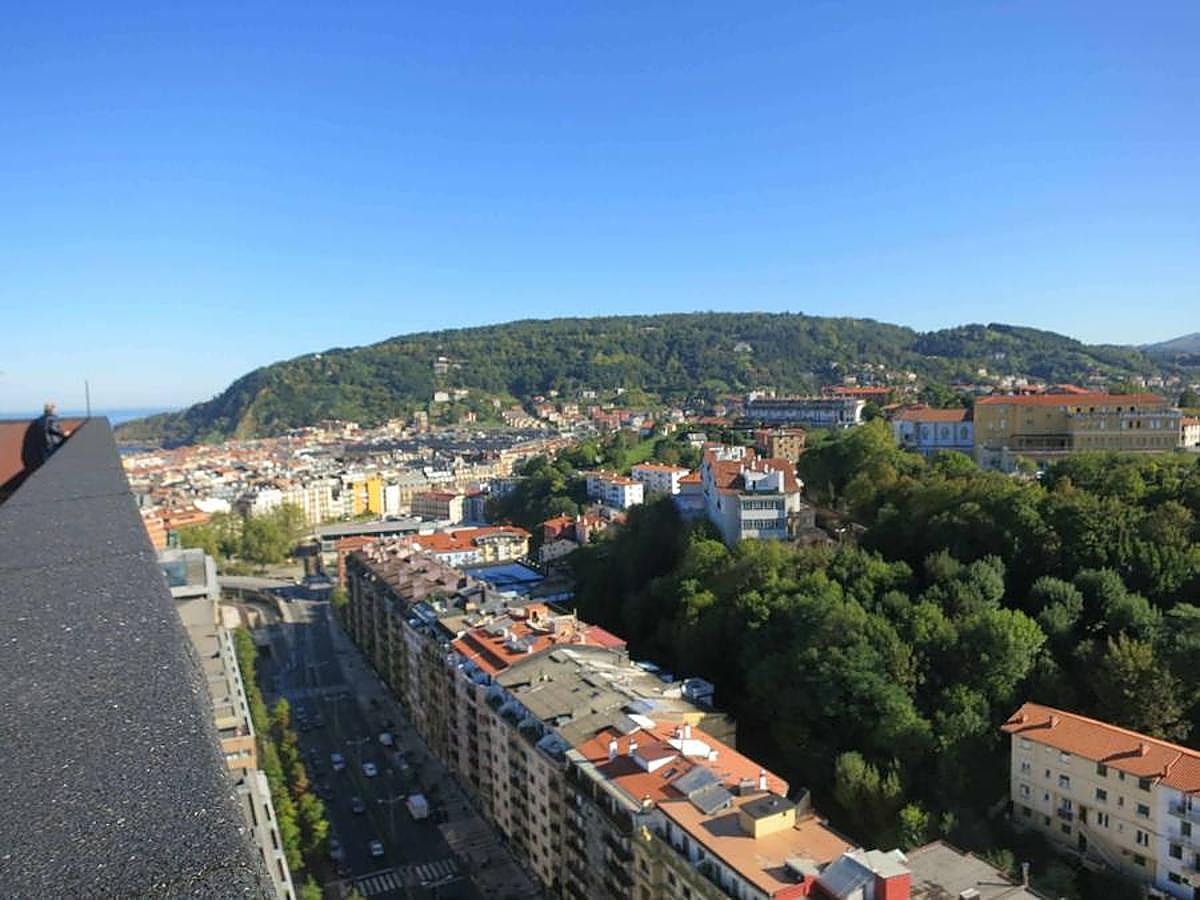 El emblemático edificio donostiarra cuenta con una altura de 76 metros y es el segundo más alto de Gipuzkoa