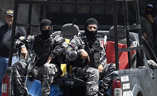 Maduro detiene a dos miembros del equipo de Guaidó