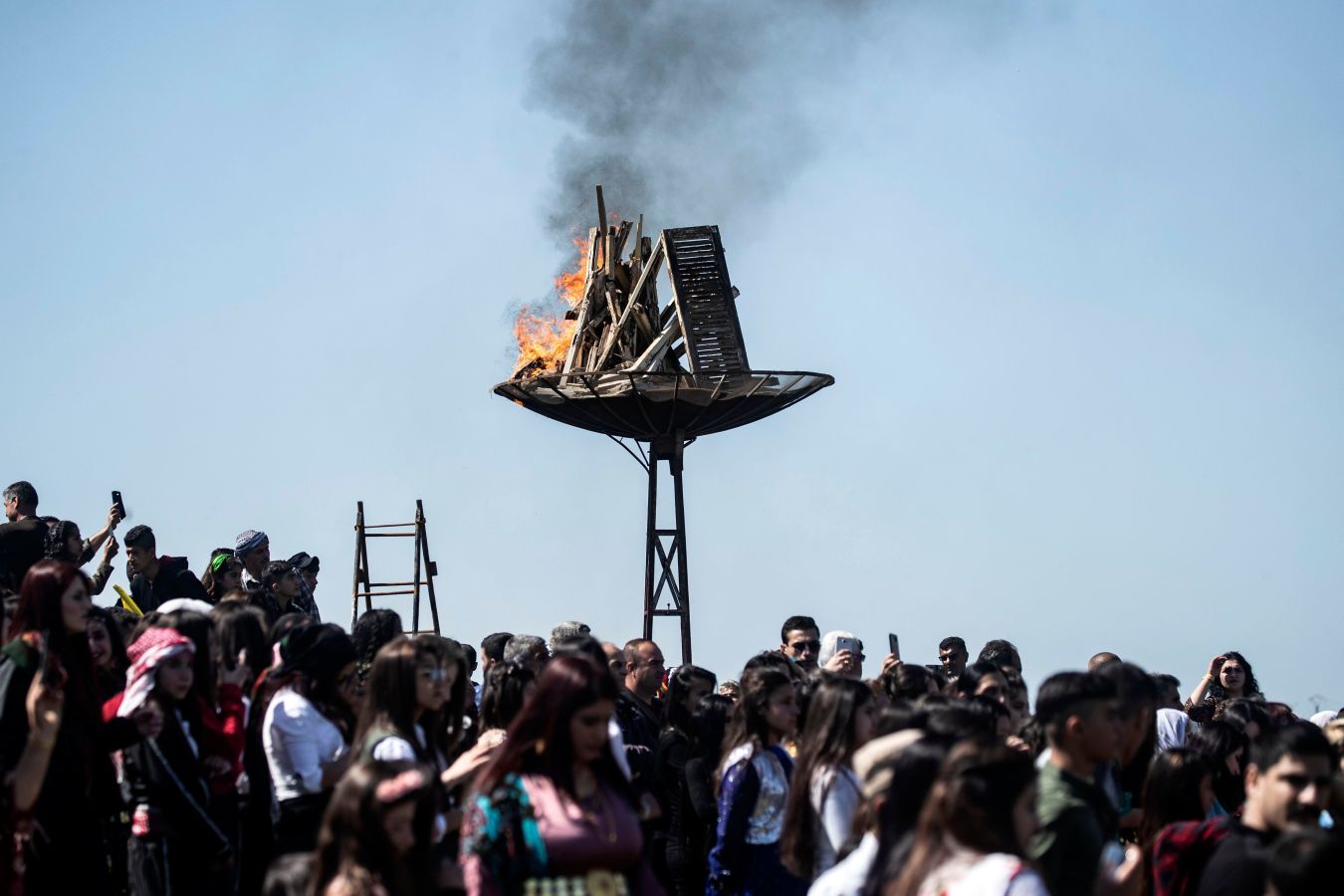 Celebración de la llegada de la primavera en la ciudad siria de al-Qahtaniyah, en la provincia de Hasakeh, cerca de la frontera sirio-turca