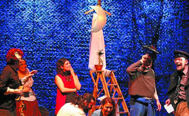 El grupo leonés Teatro El Mayal trata de revitalizar las obras universitarias.