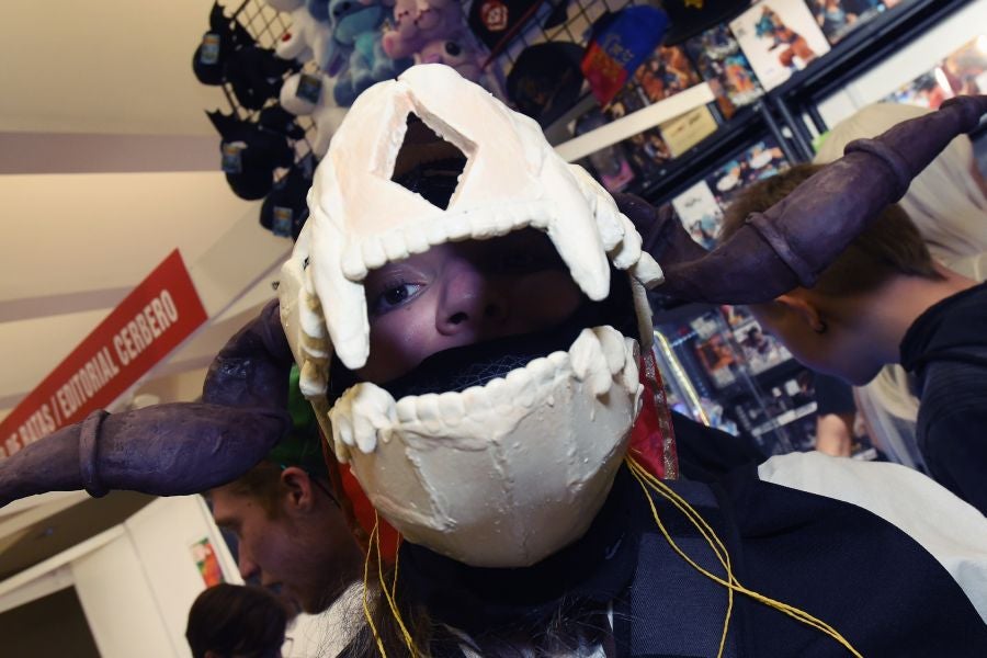 Numeroso público de todas las edades se ha acercado este sábado hasta el Kursaal donde se celebra la tercera edición del Salón del Cómic