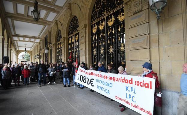 Los pensionistas avisan al Gobierno Vasco de que la reunión de mañana es «para exigir compromisos, no una foto»