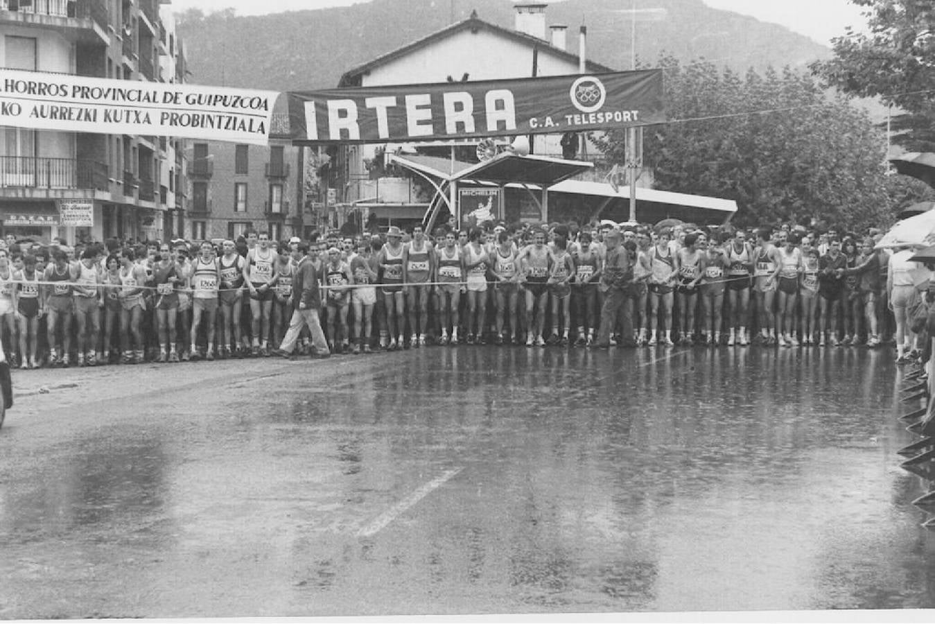 El 30 de marzo del año 1919, la Behobia-San Sebastián se disputó por primera vez. Desde entonces, la carrera ha tenido 54 ediciones en tres etapas diferentes.