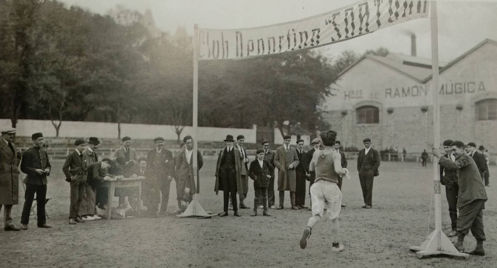 El 30 de marzo del año 1919, la Behobia-San Sebastián se disputó por primera vez. Desde entonces, la carrera ha tenido 54 ediciones en tres etapas diferentes.