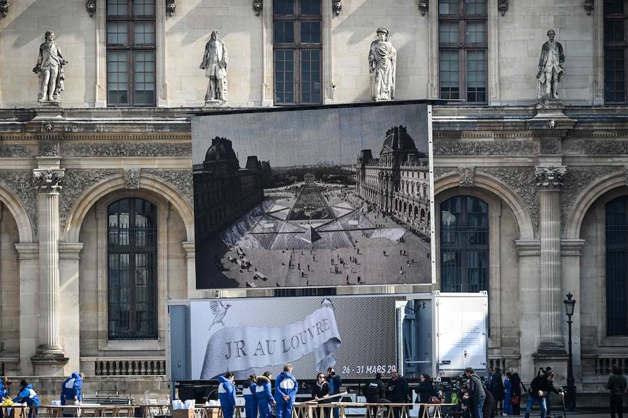 n los cristales de la pirámide del Museo del Louvre, que este viernes ha cumplido 30 años convertida en un emblema más de la ciudad, ya no quedan cicatrices de la controversia que provocó su diseño vanguardista en medio de un palacio neoclásico.