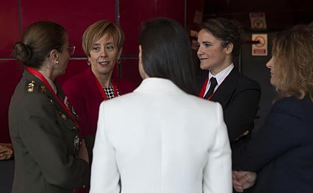 Algunas de las protagonistas charlan de manera distendida.