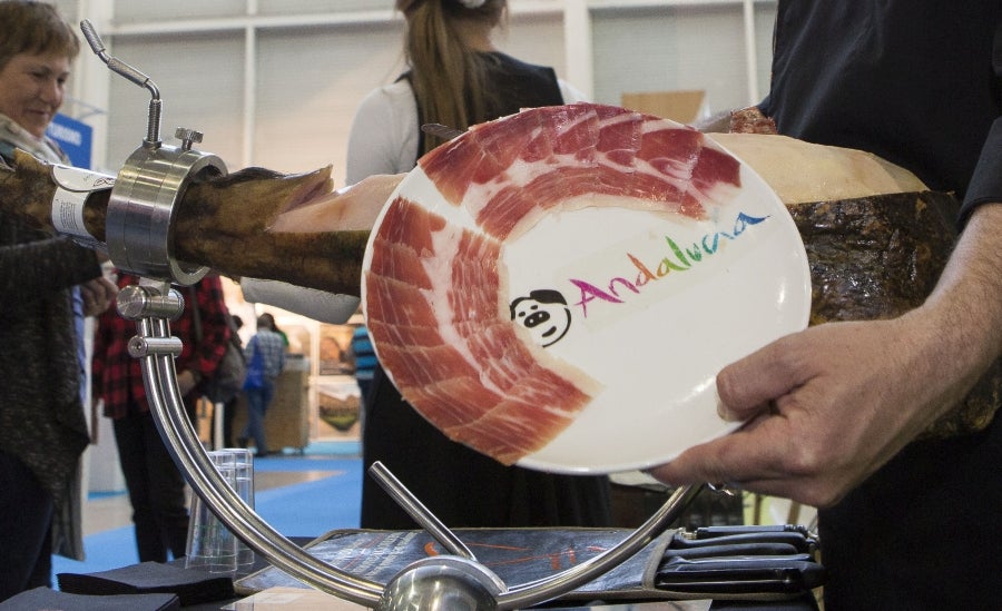 La feria turística de Gipuzkoa Sevatur celebra hoy su última jornada en el recinto ferial de Irun.