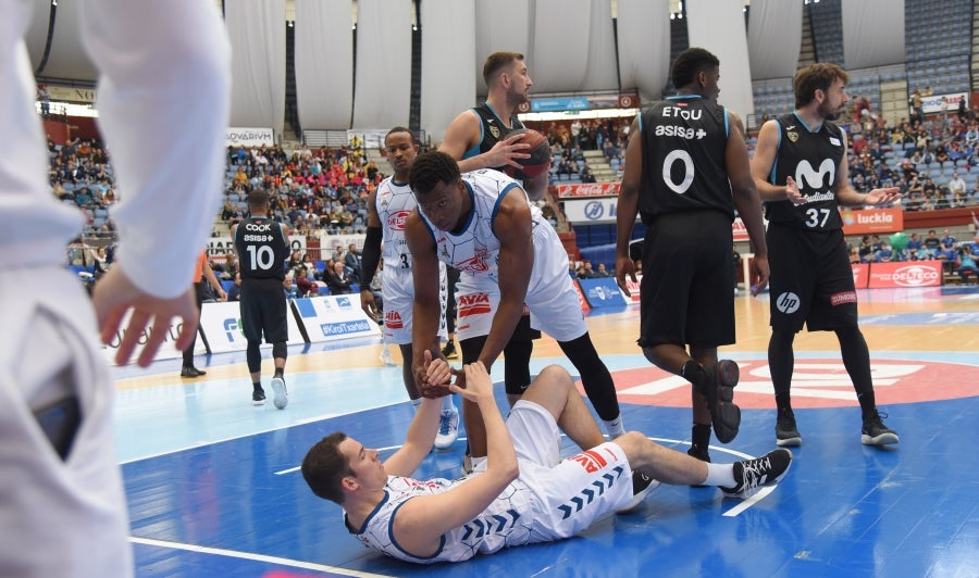 Illunbe es el escenario donde se miden estos dos equipos situados en la parte baja de la tabla. 