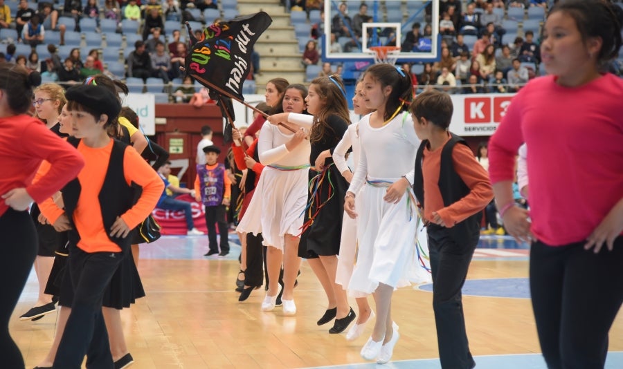 Illunbe es el escenario donde se miden estos dos equipos situados en la parte baja de la tabla. 