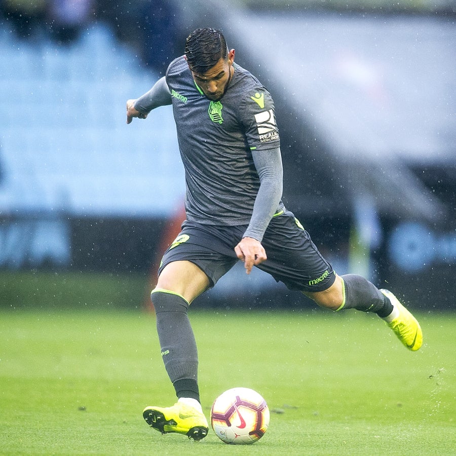 A pesar de llegar al descanso por delante, el conjunto txuri-urdin, que se ha quedado con diez tras la expulsión de Willian José, ha caído ante un Celta con Iago Aspas pletórico. 