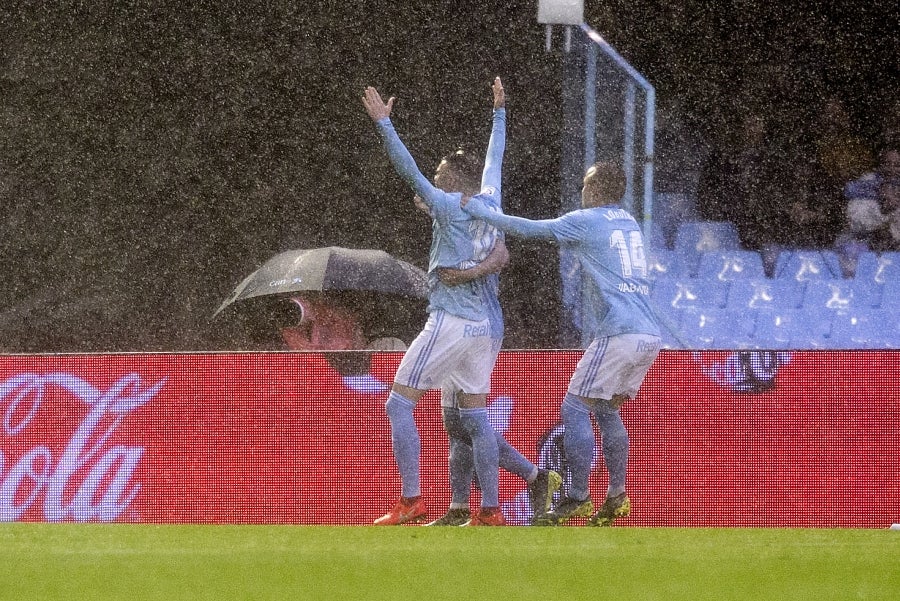 A pesar de llegar al descanso por delante, el conjunto txuri-urdin, que se ha quedado con diez tras la expulsión de Willian José, ha caído ante un Celta con Iago Aspas pletórico. 