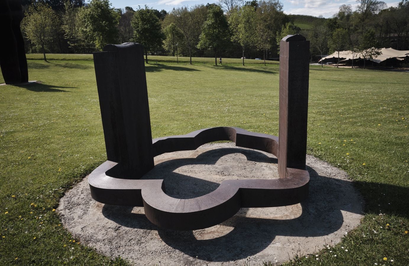 Los responsables del remodelado museo de Zabalaga presentan las nuevas instalaciones y la exposición inaugural antes de su reapertura al público