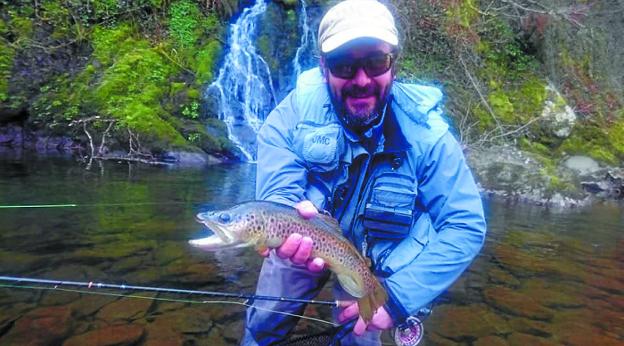 Pesca. Arkaitz Martín, campeón de Gipuzkoa en salmónidos mosca.