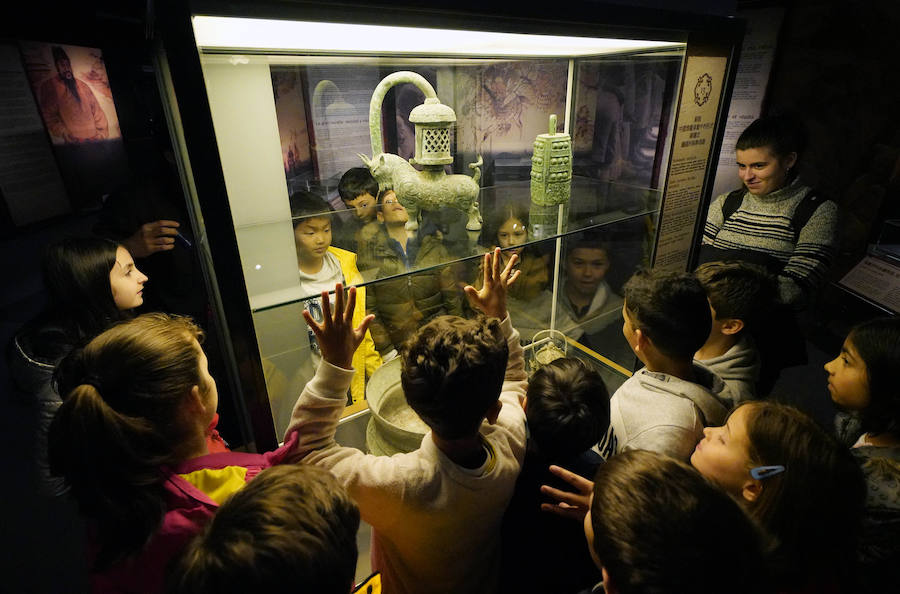 Un total de 530 escolares han visitado en Pasaia la exposición de los guerreros de Xian hasta la fecha.