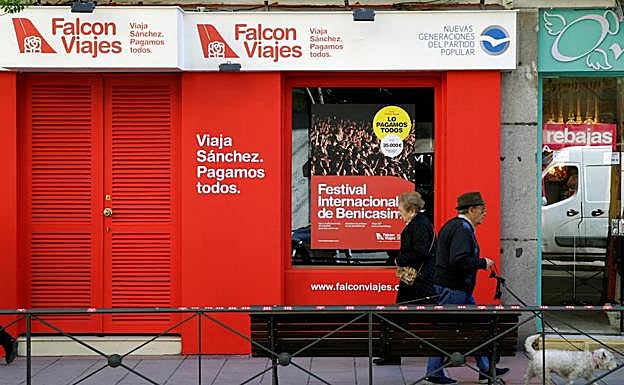 Fachada de la agencia de viajes «Falcon Viajes», abierta por Nuevas Generaciones del Partido Popular y ubicada a escasos metros de la sede central socialista