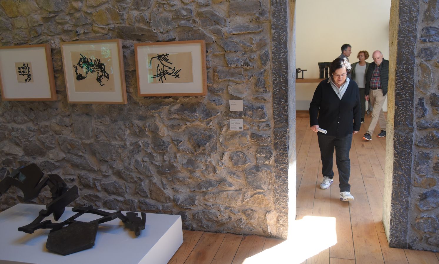 Los primeros visitantes han pasado por el nuevo Chillida Leku y han podido disfrutar, con el mejor tiempo posible, del Museo guipuzcoano.