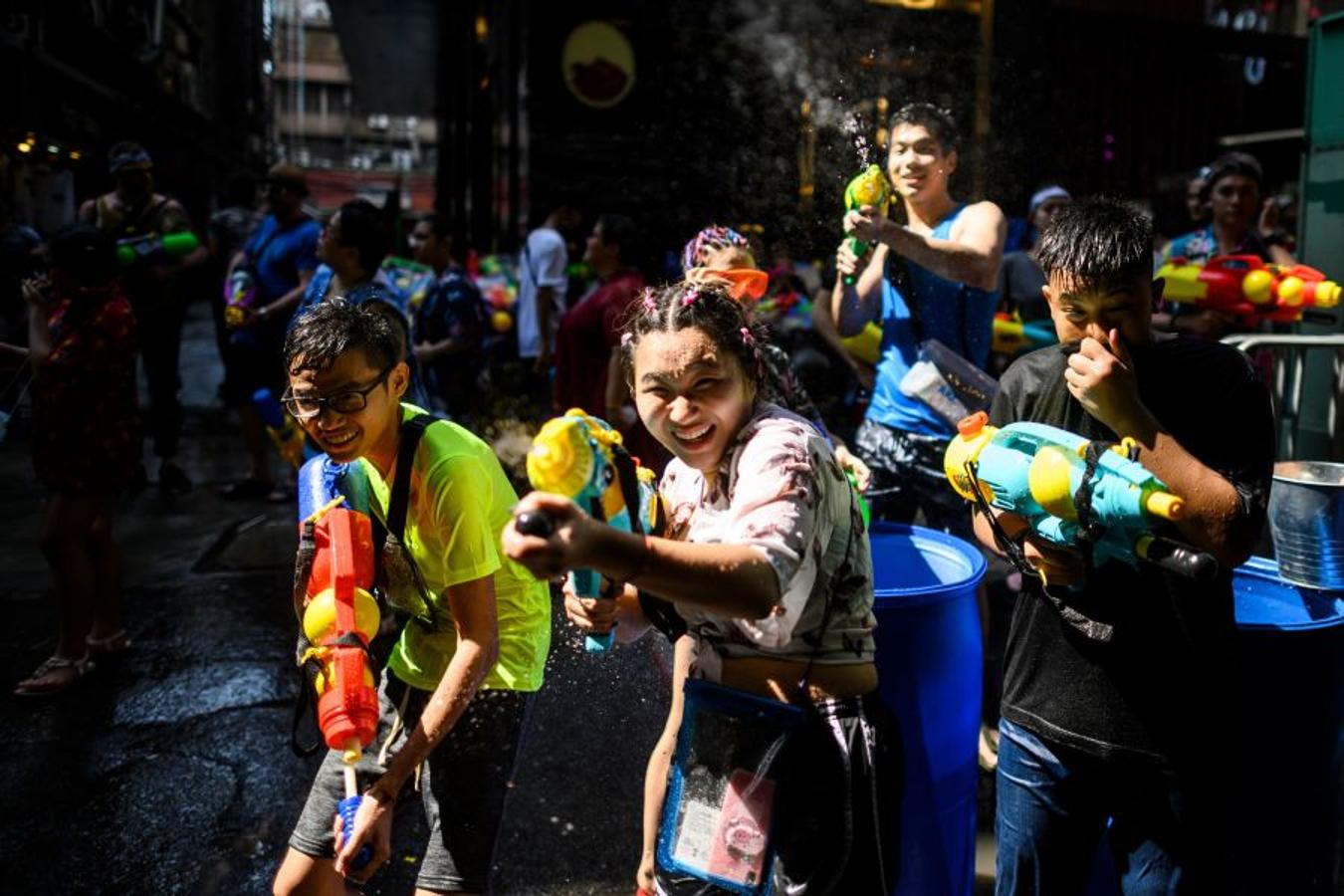 El Songkran o festival del agua, es una de las grandes festividades del budismo con la que se inicia el Año Nuevo tailandés.